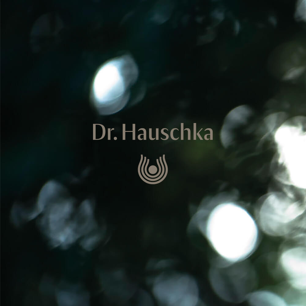 Viacultura — Typedesign und Logoüberarbeitung für Dr. Hauschka Naturkosmetik