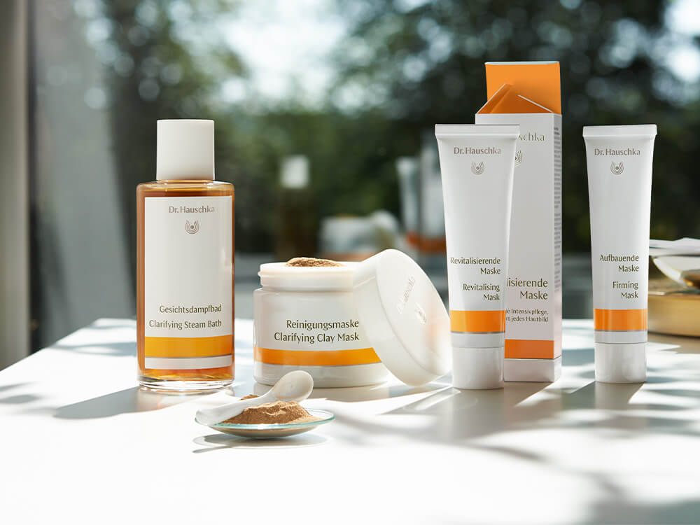 Viacultura — Typedesign und Logoüberarbeitung für Dr. Hauschka Naturkosmetik